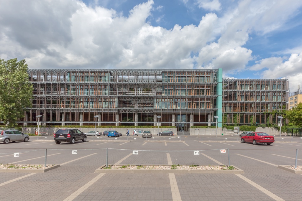 Building's block - offices to let