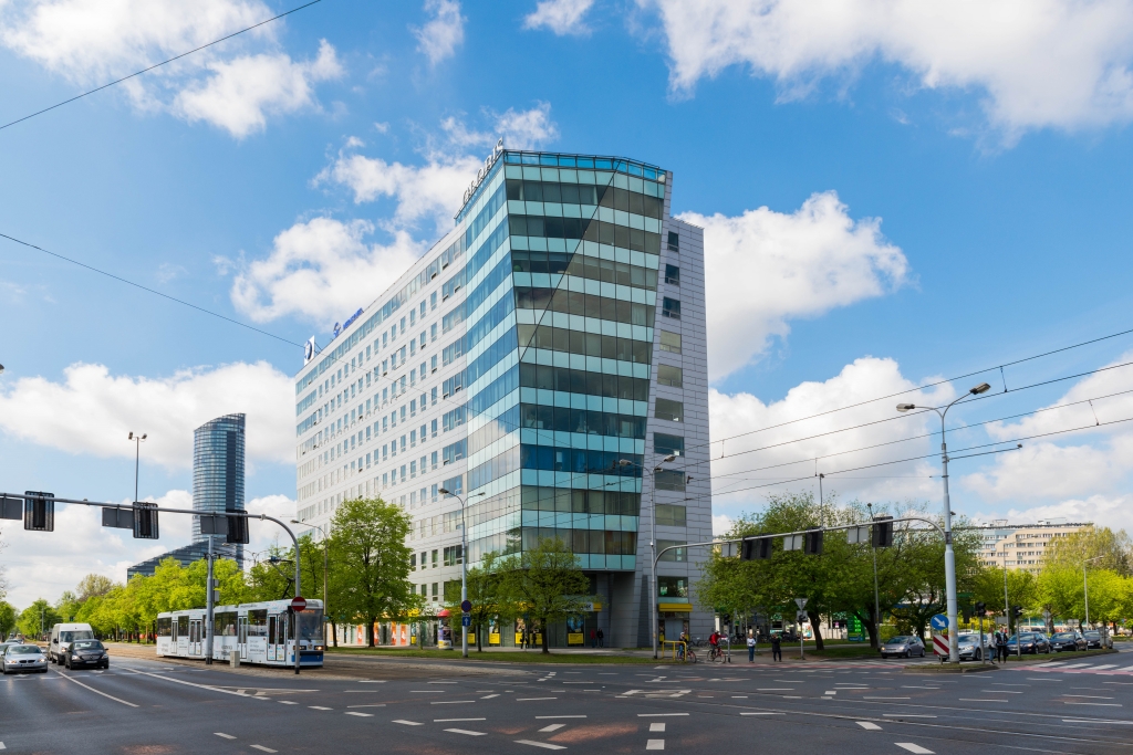 Facade of the office building Centrum Biurowe Globis