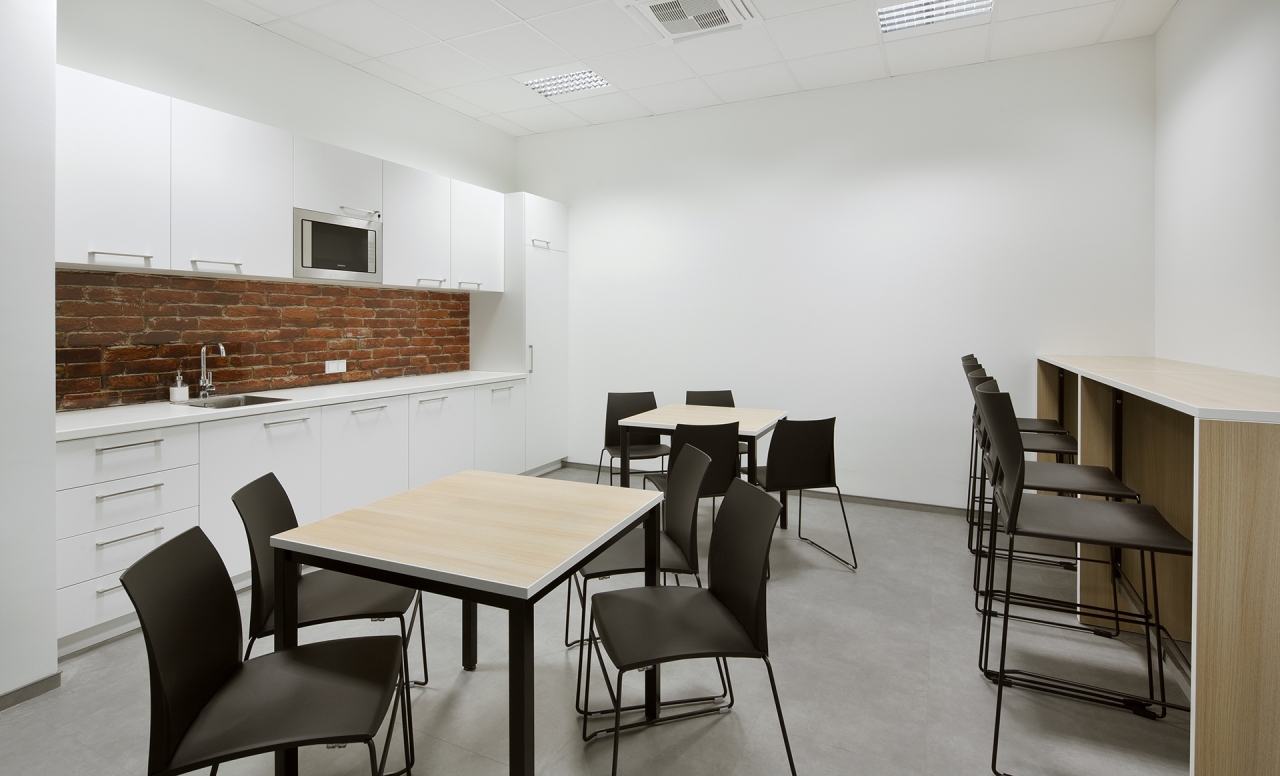 Working stations for let
