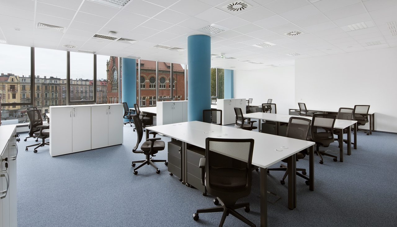 Working stations for let