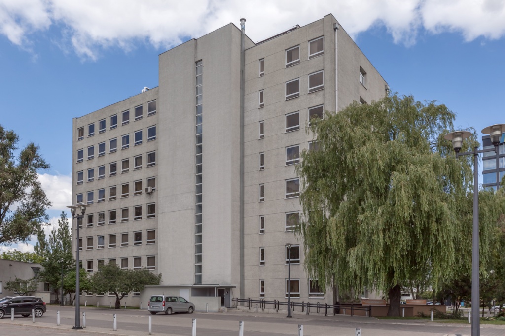 Building with offices for rent