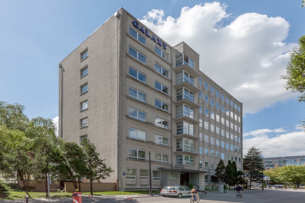 Building's block - offices to let