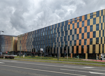 High5ive 5 z certyfikatem LEED Core & Shell