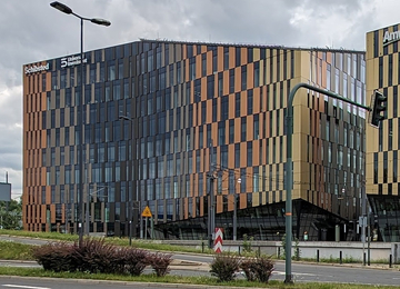 High5ive 5 z certyfikatem LEED Core & Shell