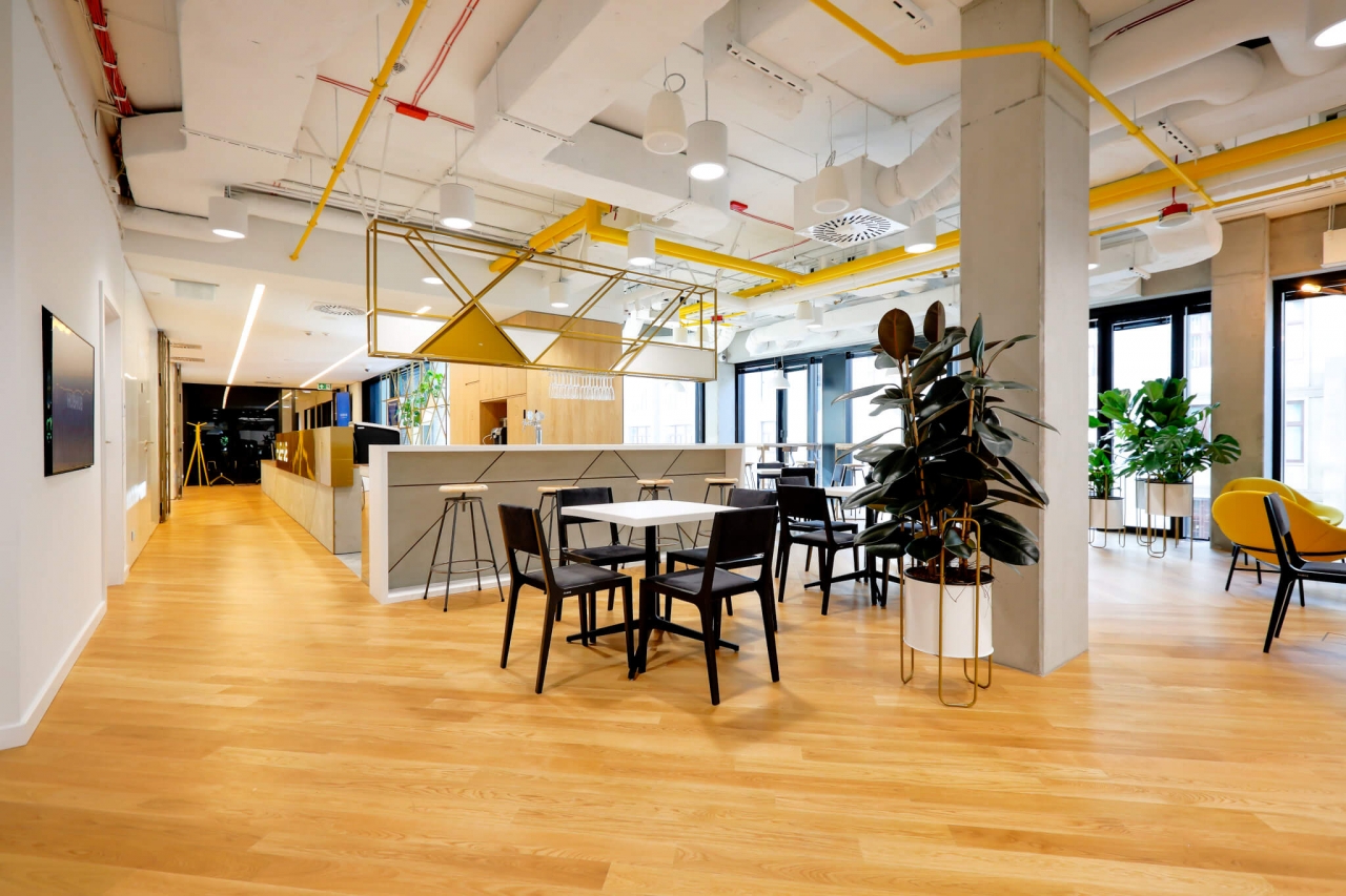 HubHub Nowogrodzka Square