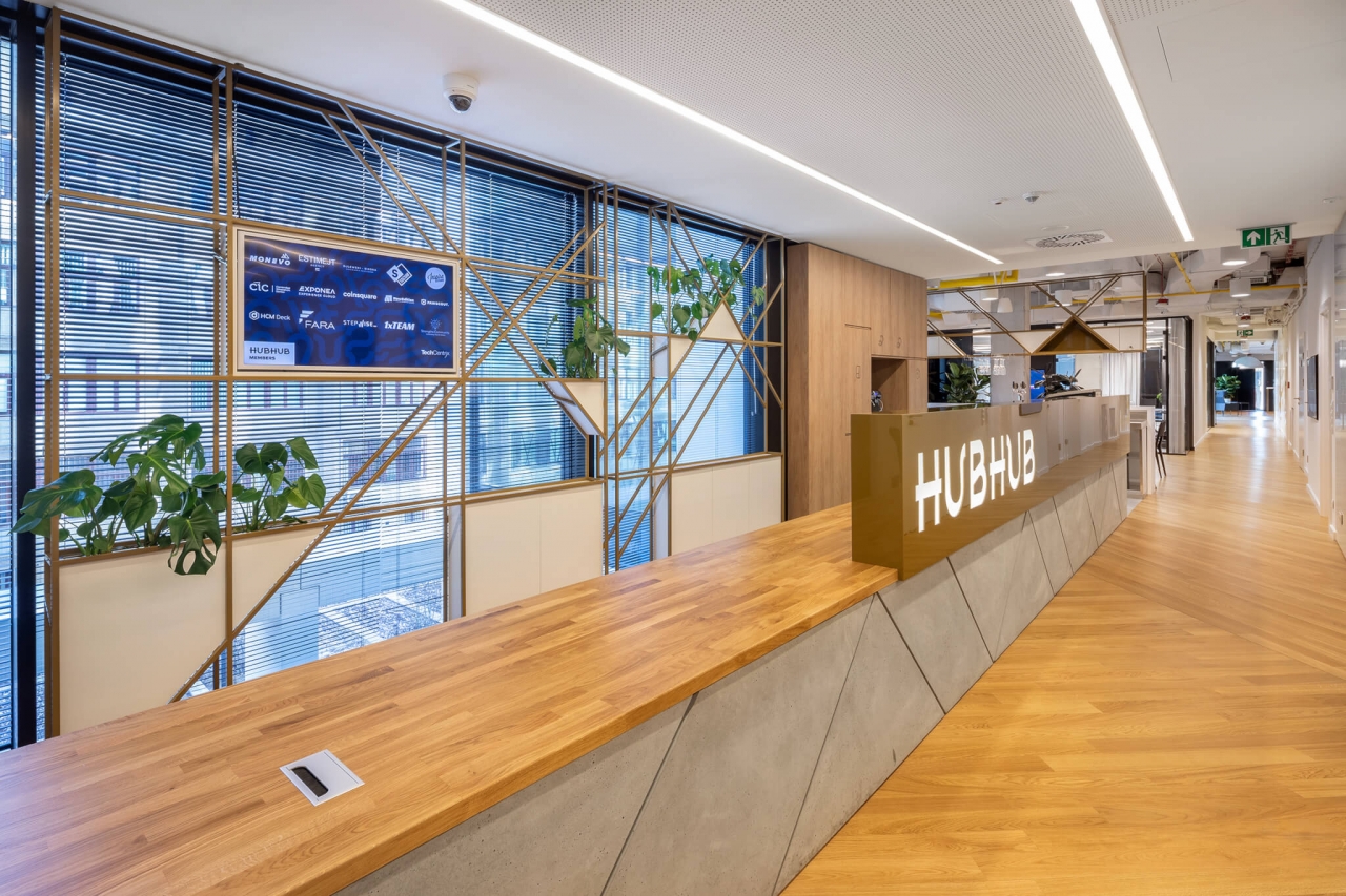 HubHub Nowogrodzka Square