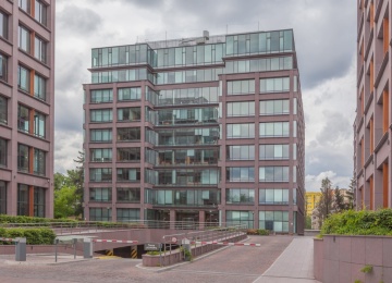 Lipowy Office Park z akademikiem