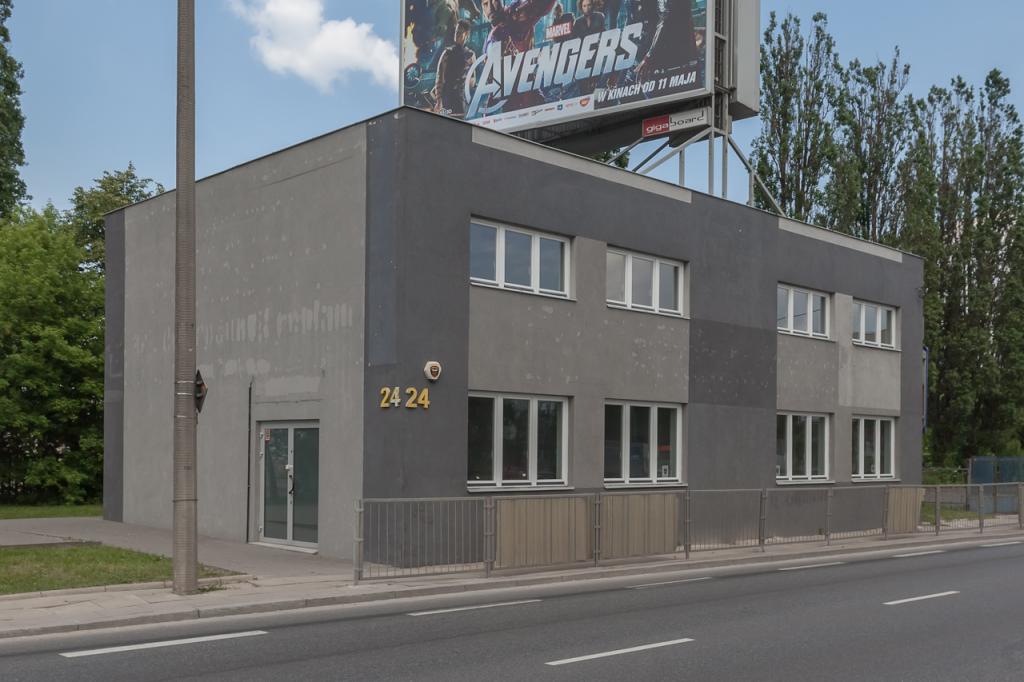 Building with offices for rent