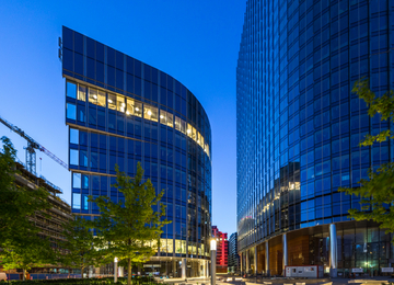 Do Mennicy Legacy Tower wprowadzają się pierwsi najemcy