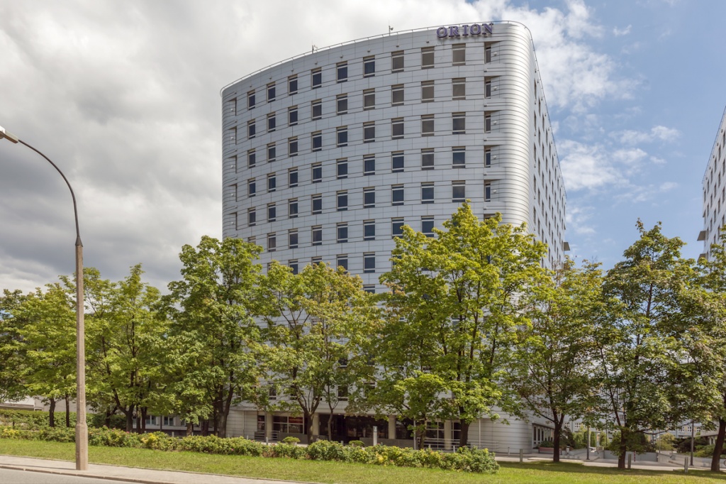 Front view of the building with space to let