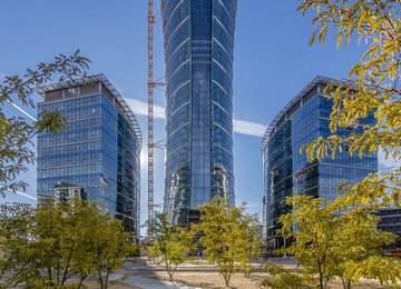 JLL doradzało przy wynajmie 22 000 m2 w Warsaw Spire