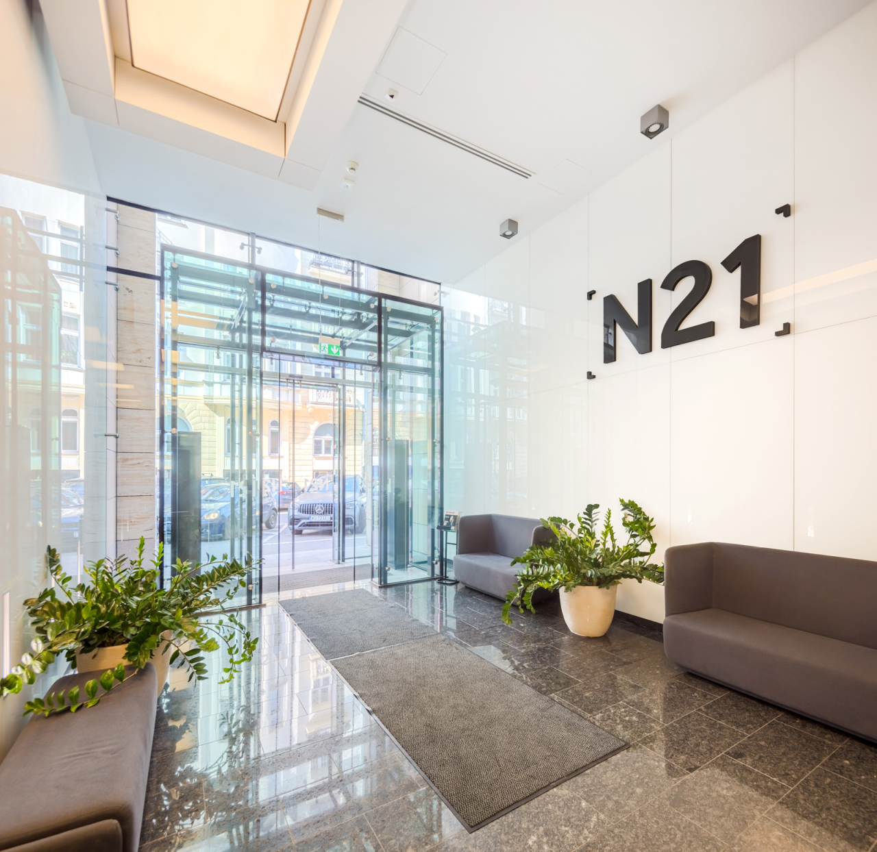 N21