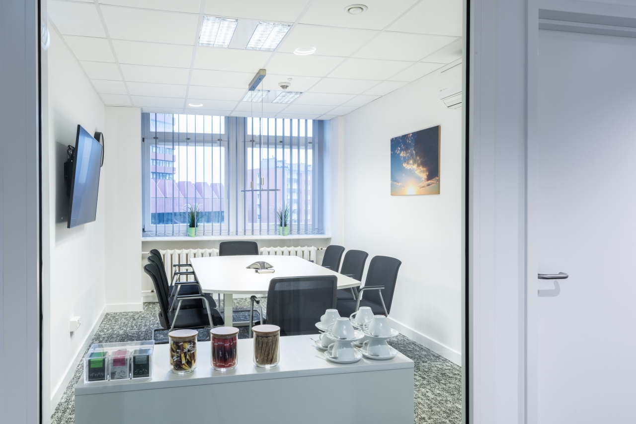 Regus Aleja Niepodległości 6