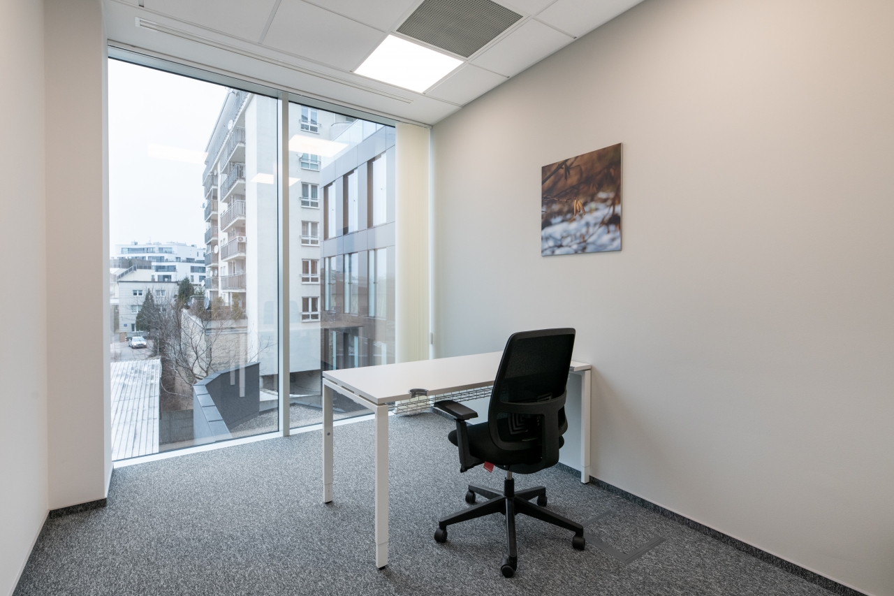 Regus Grójecka 208