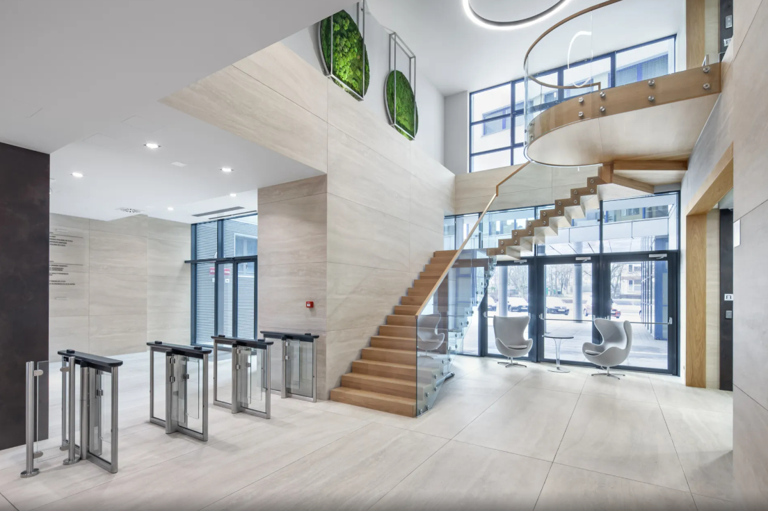 REPUBLIK: Centrum Biurowe Hossa