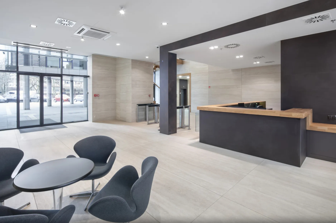 REPUBLIK: Centrum Biurowe Hossa