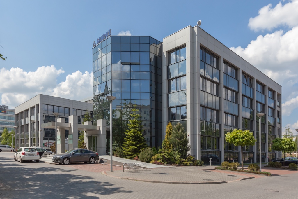 Widok główny budynku biurowego