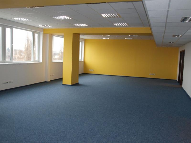 Office space to let