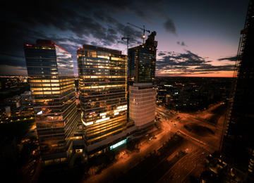 Z metra prosto do The Warsaw HUB