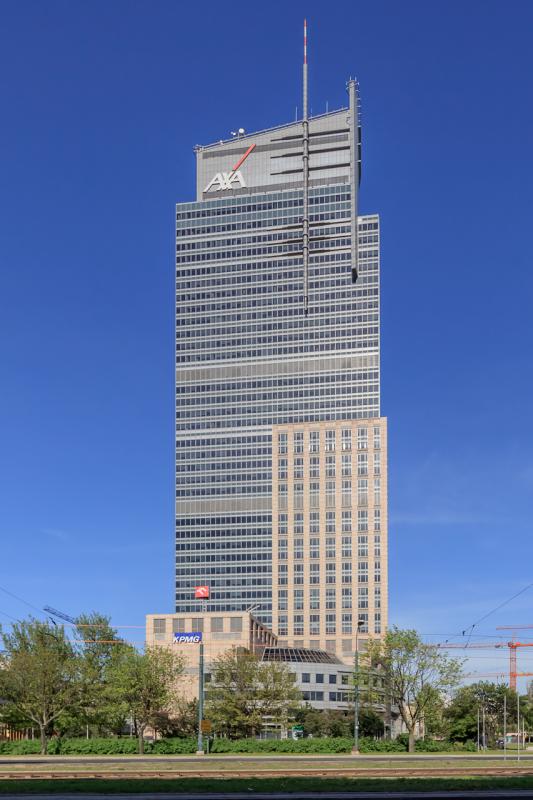 Widok główny budynku biurowego