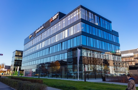 Neopark z kompletem najemców