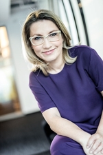 Anna Bartoszewicz Wnuk, JLL