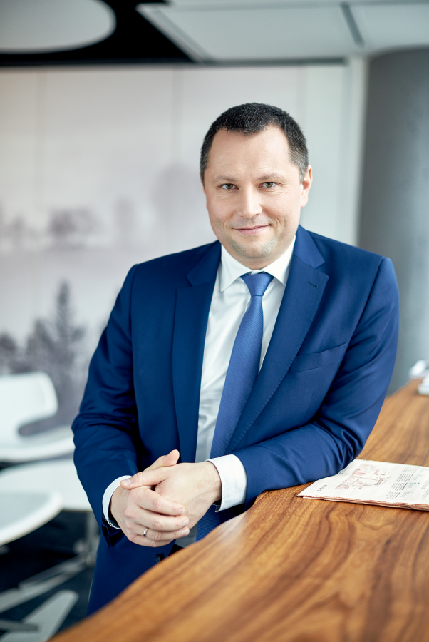 Tomasz Czuba, JLL