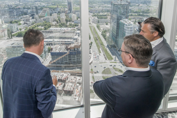Od lewej - Jarosław Parkot (Warta), Grzegorz Bielec (Warta), Jeroen van der Toolen (Ghelamco)